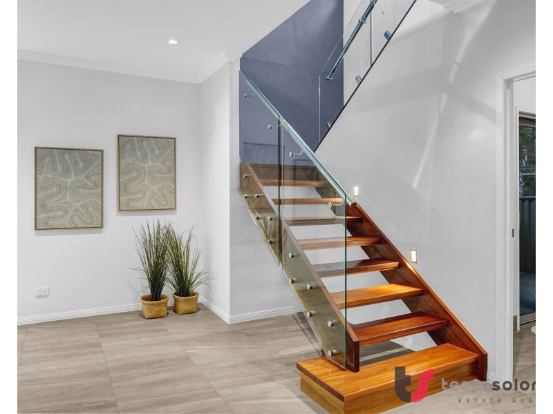 41 Nelson Place, Carindale QLD 4152