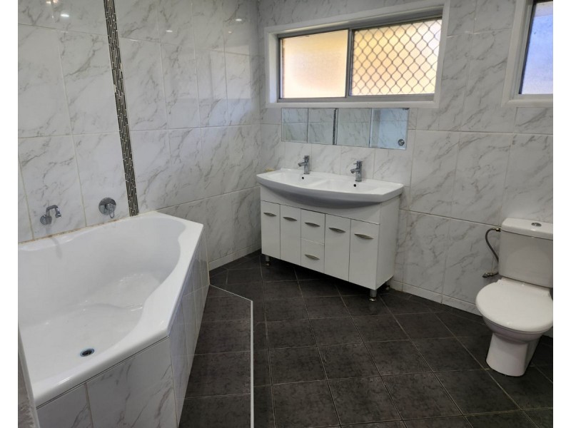 255 Bloomfield Street, Cleveland QLD 4163