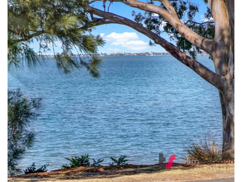 49 Esplanade, Deception Bay QLD 4508