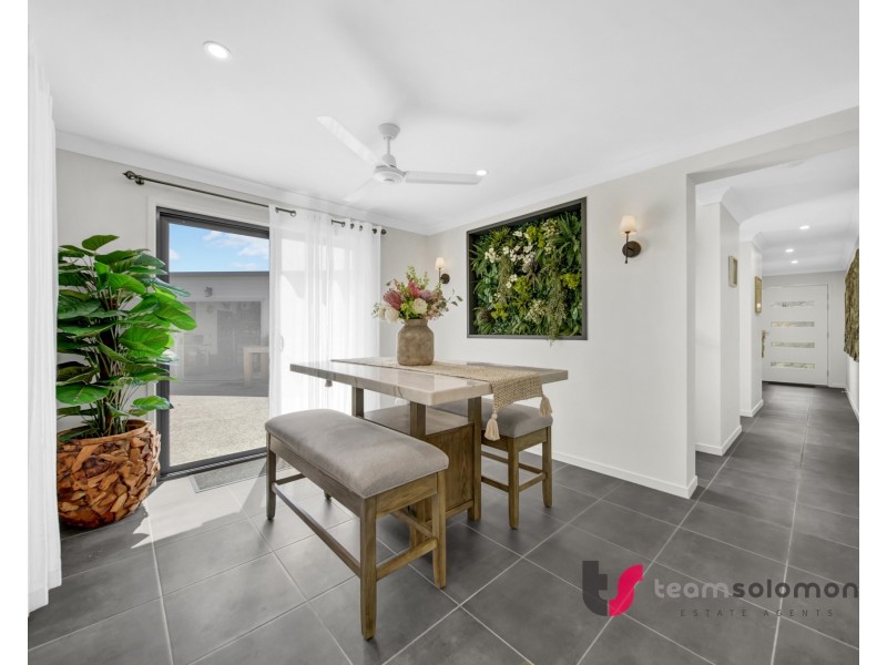 4 Brookside Close, Redland Bay QLD 4165