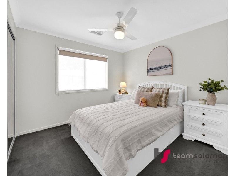 4 Brookside Close, Redland Bay QLD 4165