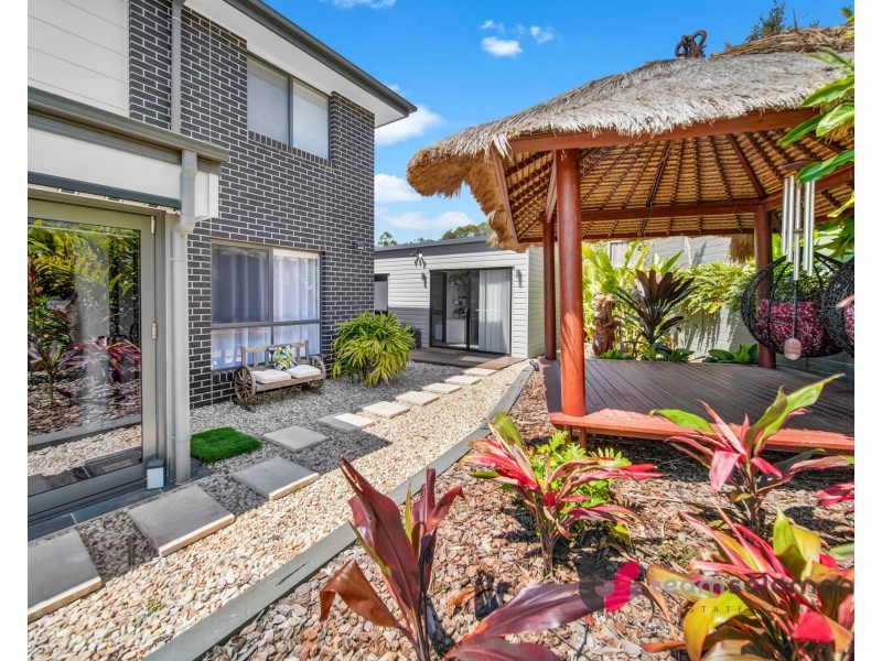 4 Brookside Close, Redland Bay QLD 4165