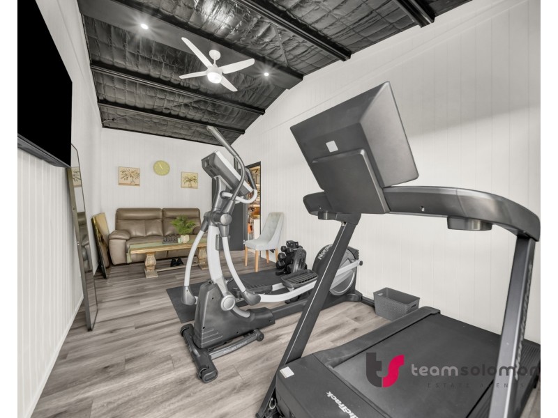 4 Brookside Close, Redland Bay QLD 4165