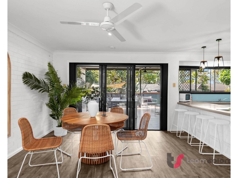 2 Chestnut Crs, Victoria Point QLD 4165