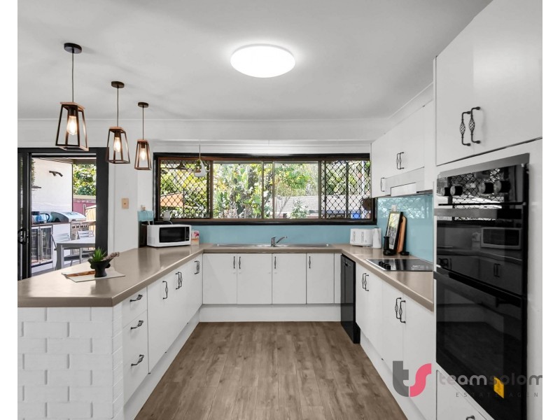 2 Chestnut Crs, Victoria Point QLD 4165