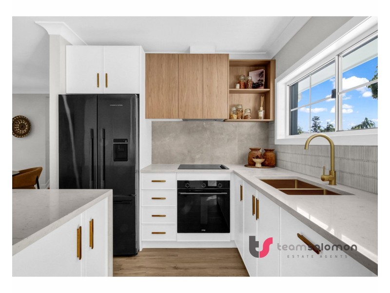16 Weinam Street, Redland Bay QLD 4165
