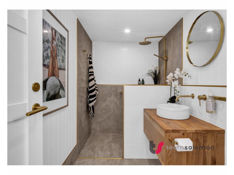 16 Weinam Street, Redland Bay QLD 4165