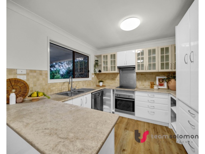 8 Bovingdon Street, Birkdale QLD 4159