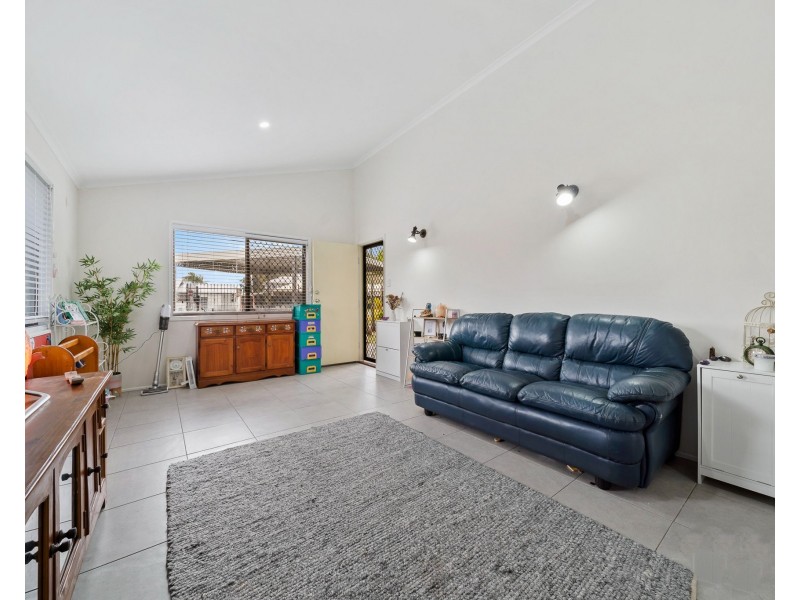 31 Monash Road, Loganlea QLD 4131