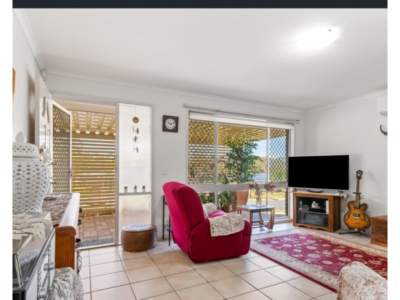 8 Kingfield Court, Regents Park QLD 4118