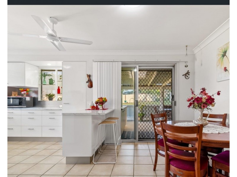 8 Kingfield Court, Regents Park QLD 4118