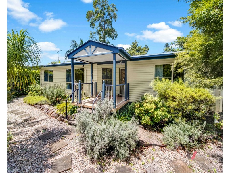 16 Marroo St,, Coochiemudlo Island QLD 4184