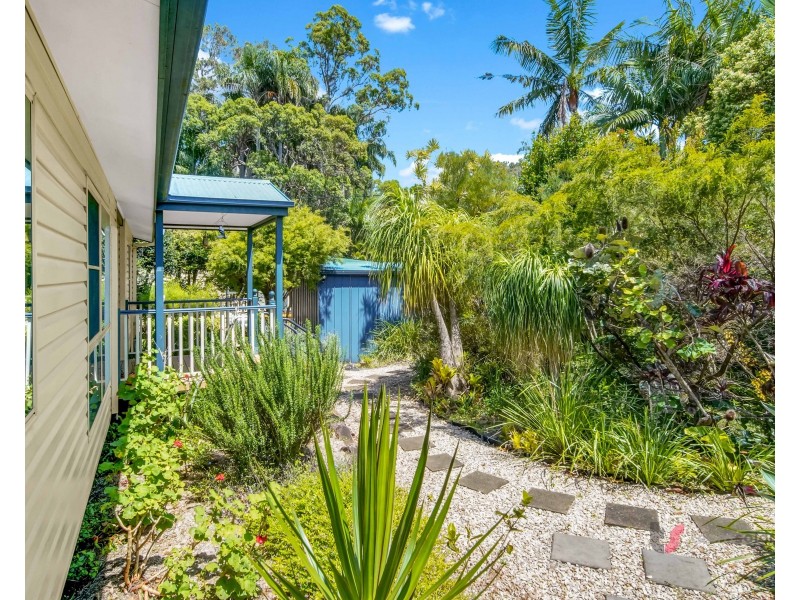 16 Marroo St,, Coochiemudlo Island QLD 4184