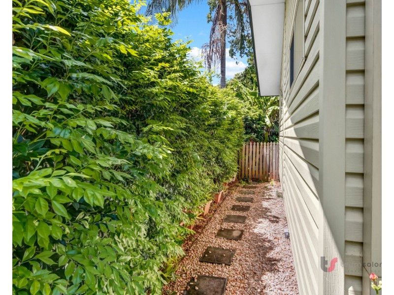 16 Marroo St,, Coochiemudlo Island QLD 4184