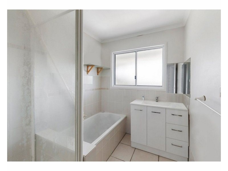 1-3 Chestnut Crs, Victoria Point QLD 4165