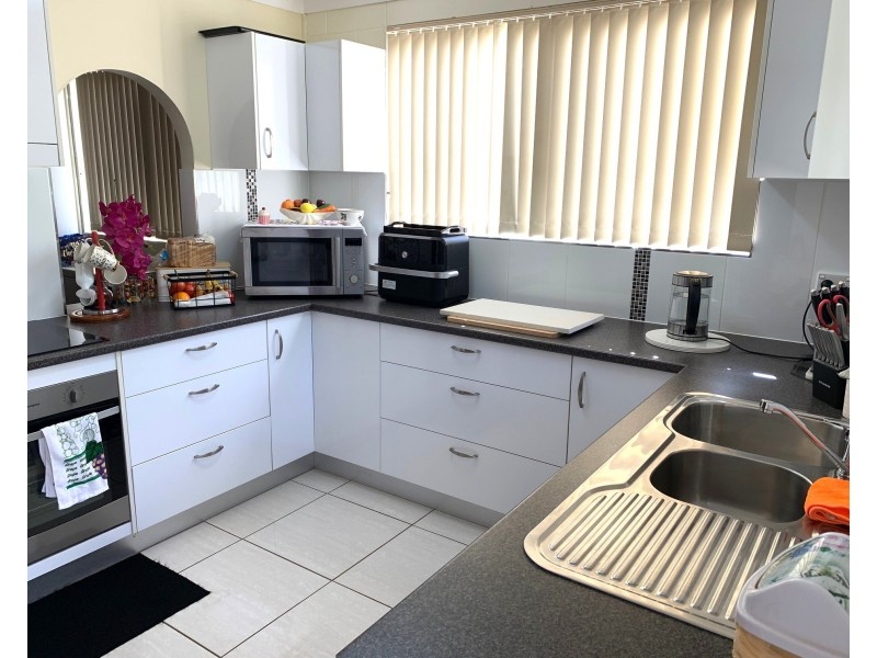 12 Victoria Parade, Coochiemudlo Island QLD 4184