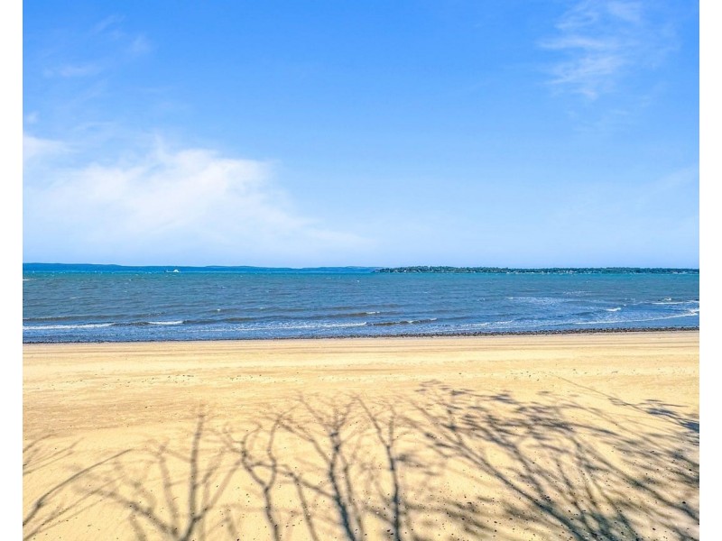 12 Victoria Parade, Coochiemudlo Island QLD 4184