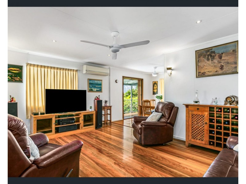 33 Wilkie Street, Redland Bay QLD 4165
