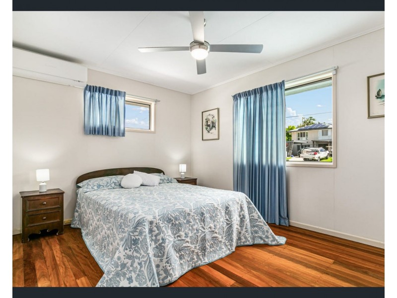 33 Wilkie Street, Redland Bay QLD 4165