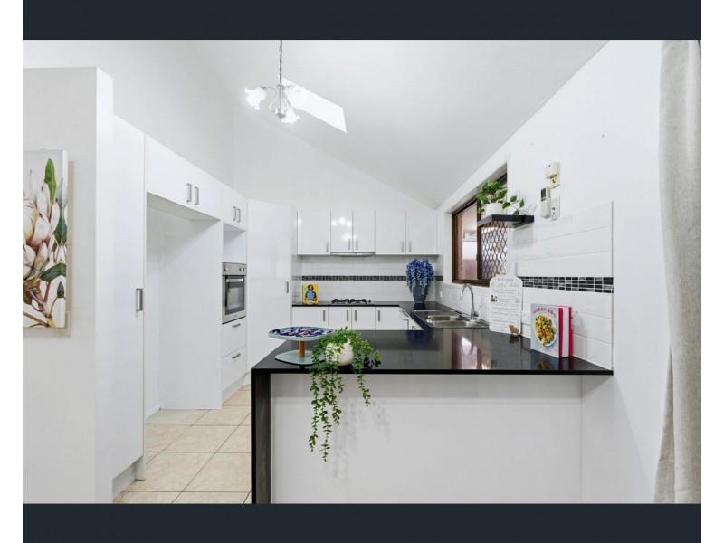 25 Dorachus Drive, Regents Park QLD 4118