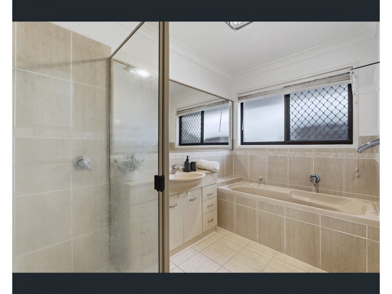 25 Dorachus Drive, Regents Park QLD 4118