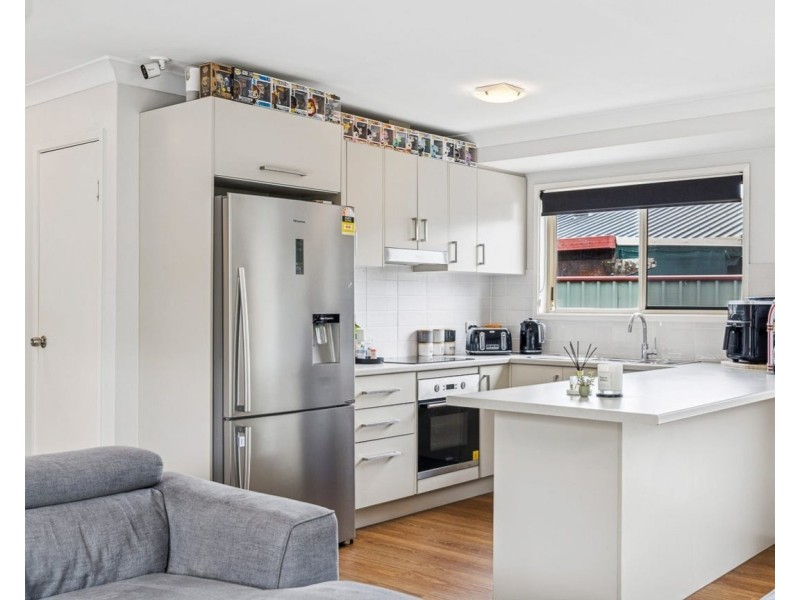 34 Seaton Street, Hillcrest QLD 4118