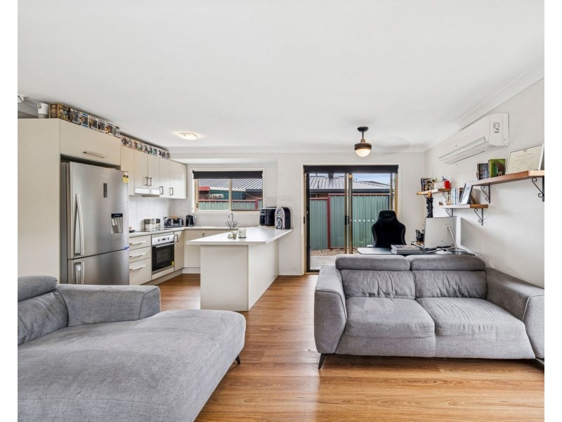 34 Seaton Street, Hillcrest QLD 4118