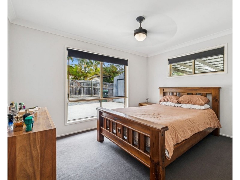 34 Seaton Street, Hillcrest QLD 4118
