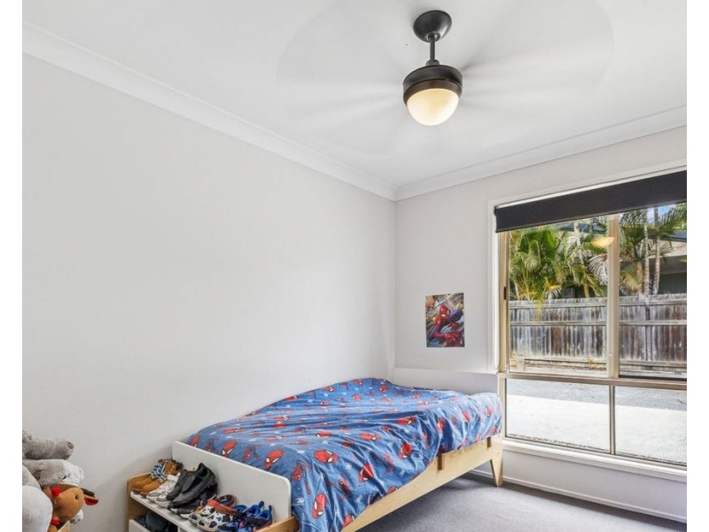 34 Seaton Street, Hillcrest QLD 4118