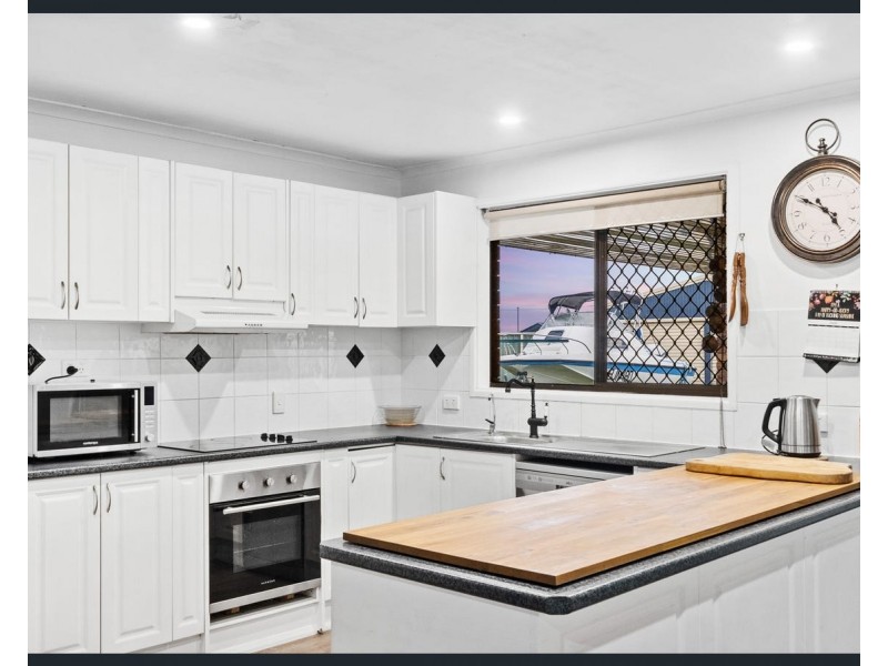 22 Furzer Street, Browns Plains QLD 4118