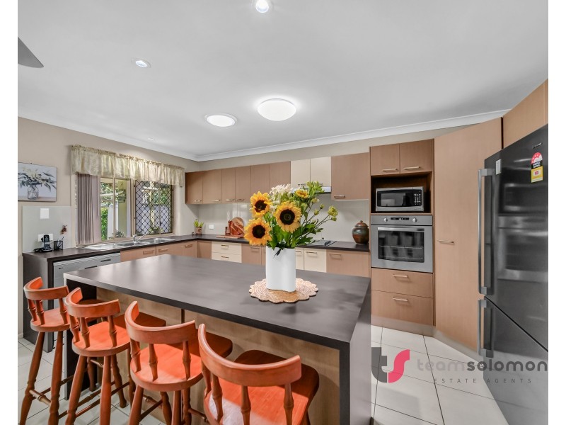 49 Aqua Crescent, Redland Bay QLD 4165