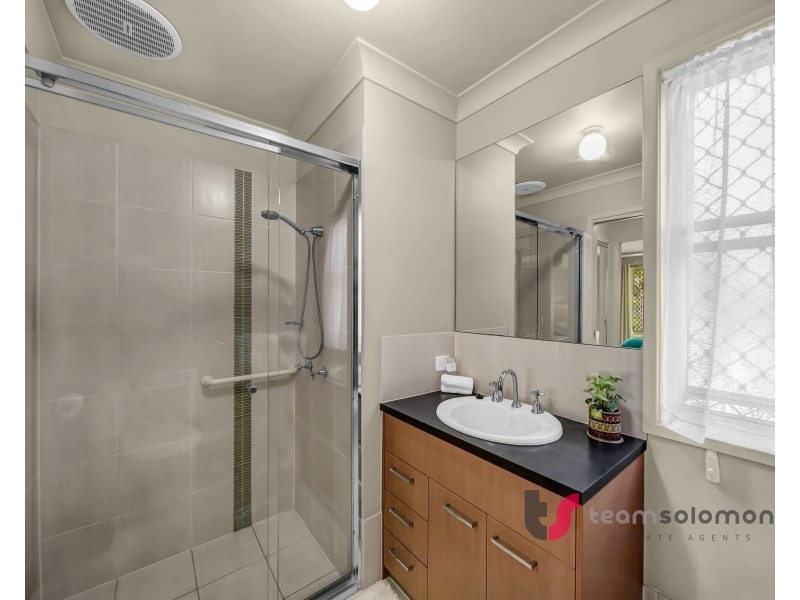 49 Aqua Crescent, Redland Bay QLD 4165