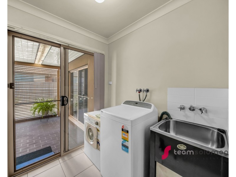 49 Aqua Crescent, Redland Bay QLD 4165