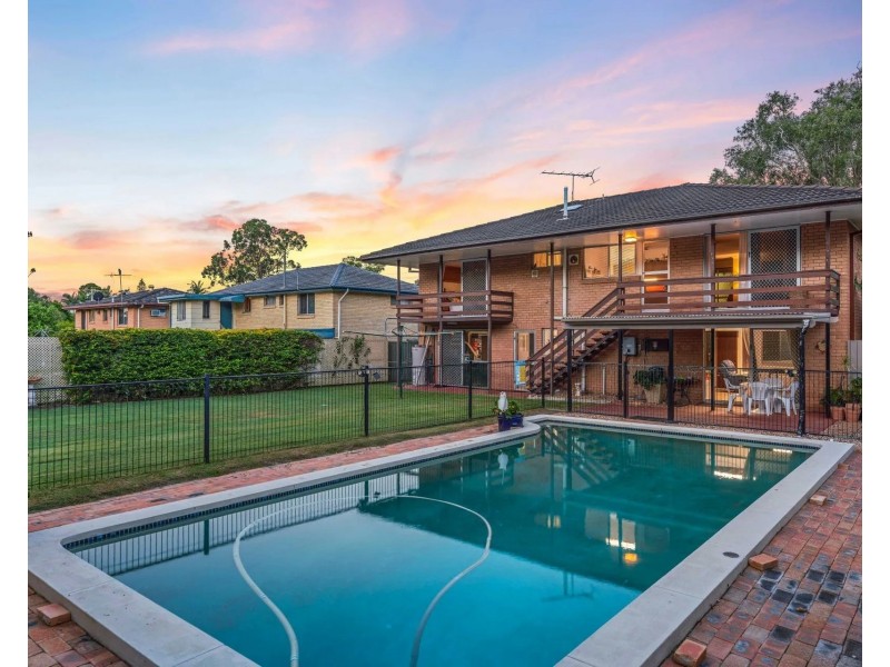 95 Main Street, Redland Bay QLD 4165