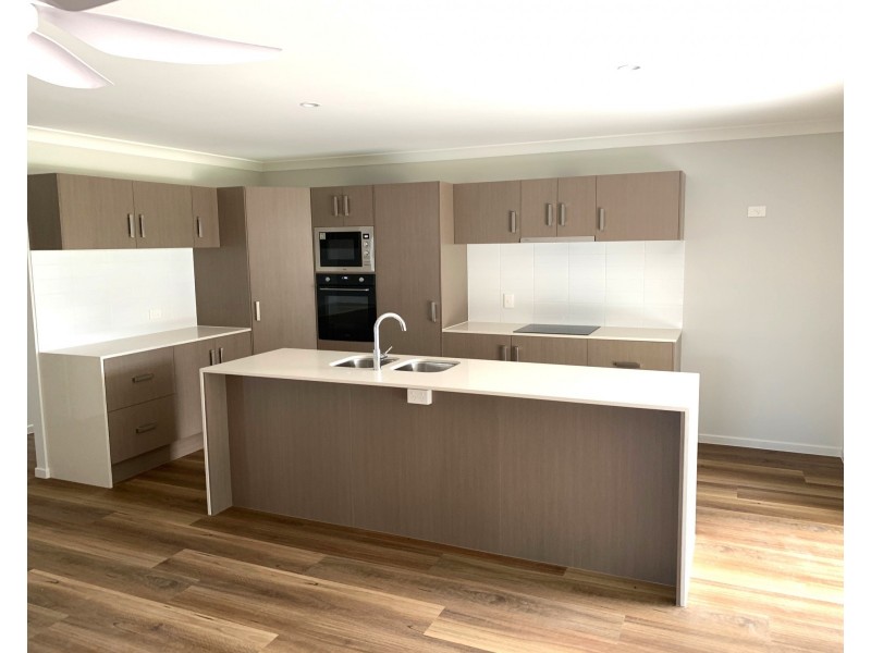 2 Anita Street, Redland Bay QLD 4165