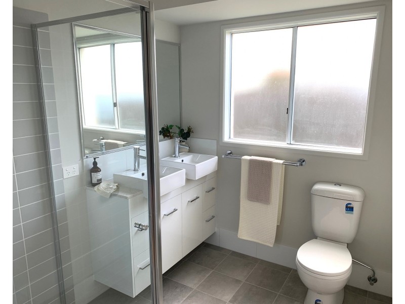 2 Anita Street, Redland Bay QLD 4165