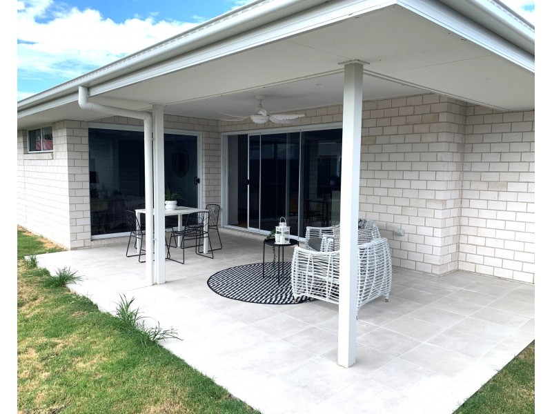 2 Anita Street, Redland Bay QLD 4165