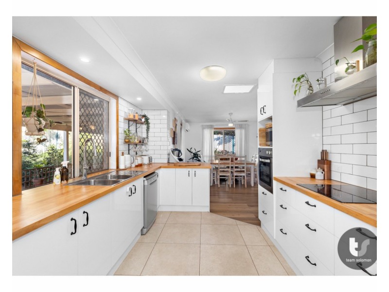 17 Falkirk Parade, Redland Bay QLD 4165