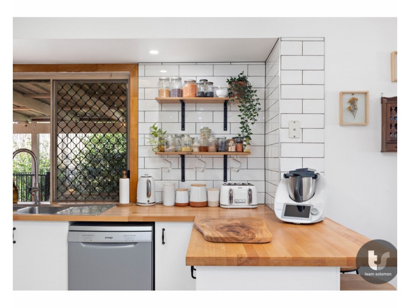 17 Falkirk Parade, Redland Bay QLD 4165