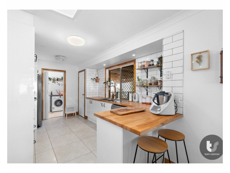 17 Falkirk Parade, Redland Bay QLD 4165