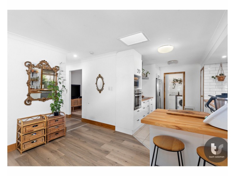 17 Falkirk Parade, Redland Bay QLD 4165