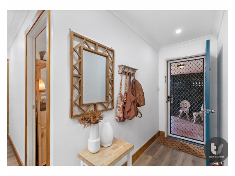 17 Falkirk Parade, Redland Bay QLD 4165