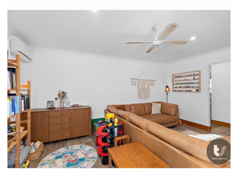 17 Falkirk Parade, Redland Bay QLD 4165