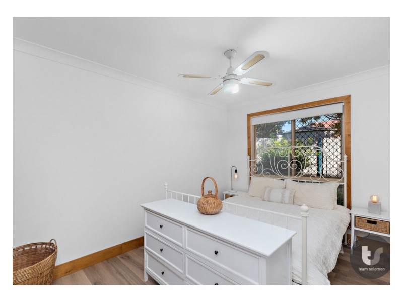 17 Falkirk Parade, Redland Bay QLD 4165