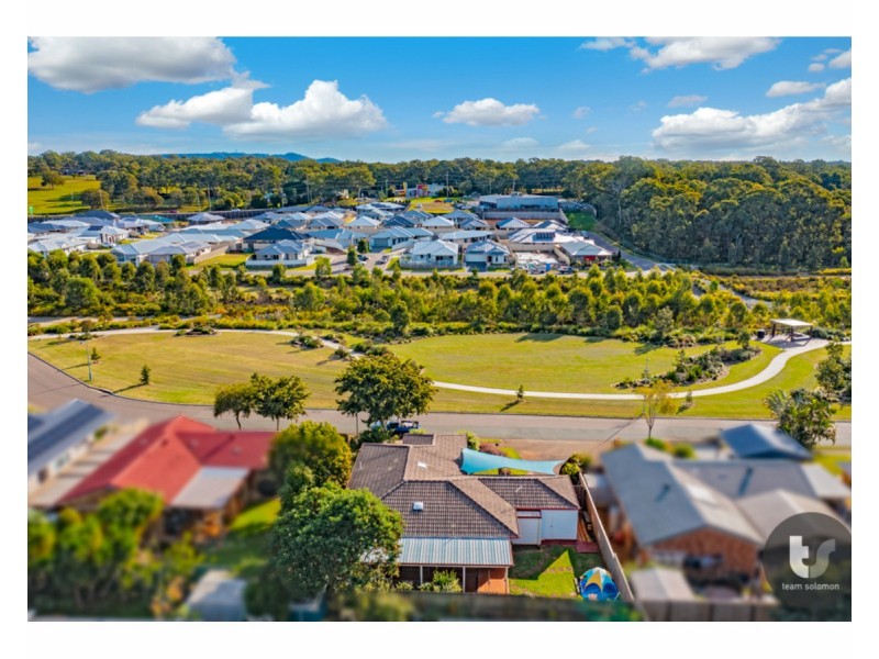 17 Falkirk Parade, Redland Bay QLD 4165