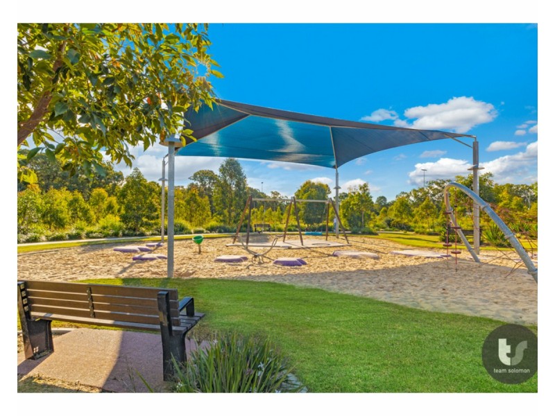 17 Falkirk Parade, Redland Bay QLD 4165