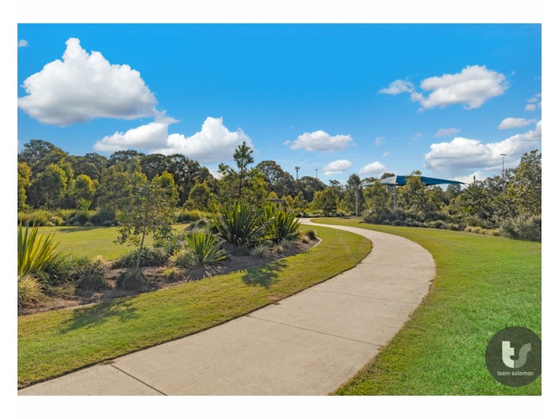 17 Falkirk Parade, Redland Bay QLD 4165