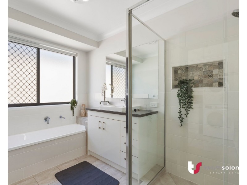 3 Kubler Crescent, Redland Bay QLD 4165