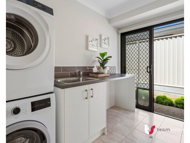 3 Kubler Crescent, Redland Bay QLD 4165