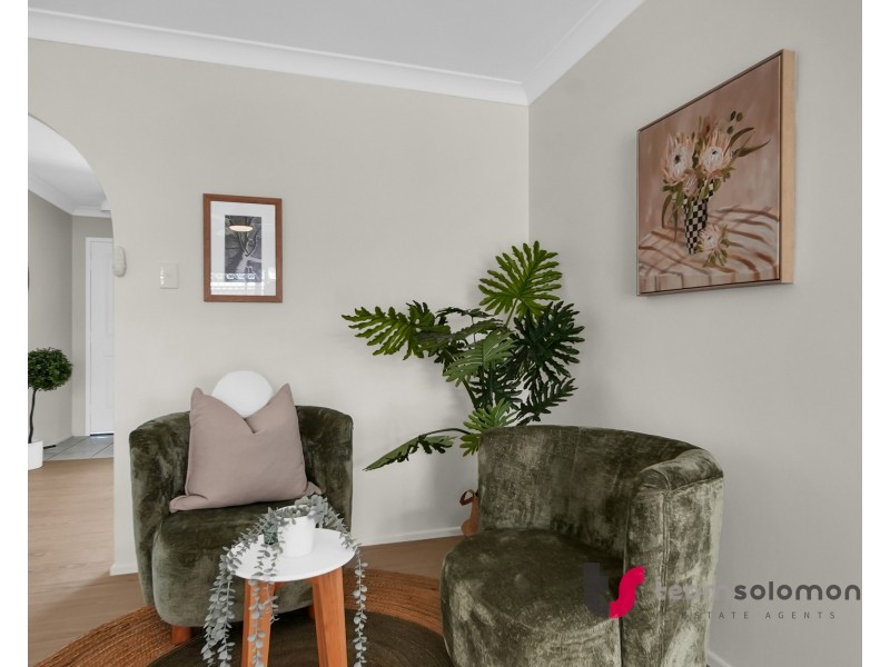 4 Ethion Drive, Regents Park QLD 4118